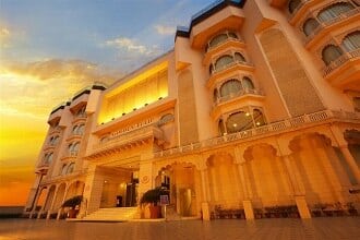 Hotel Golden Tulip Jaipur