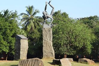 Mananchira Square Calicut - Lowest Flight Fares Mananchira Square Calicut