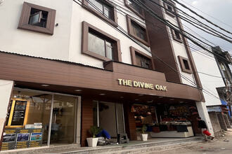 The Divine Oak Hotel Katra