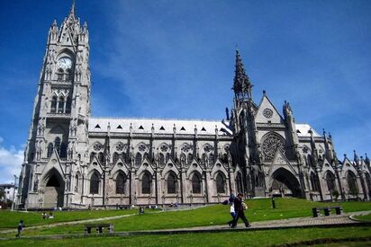 Asciende la Basílica Quito