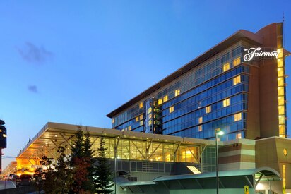 Fairmont Vancouver Airport In-Terminal Hotel Canada