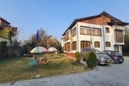 Gulmarg Gulistara Kashmir - Lowest Flight Fares Gulmarg Gulistara Kashmir