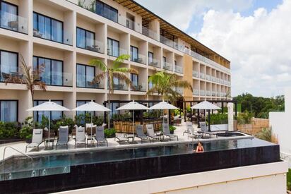 Hive Cancún by G Hotels