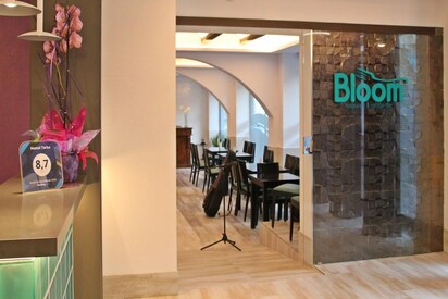 Hotel Tarba & Bloom Restaurant Cocktail Bar Ibiza 