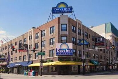 Hotel-Versey-Days-Inn-by-Wyndham-chicago