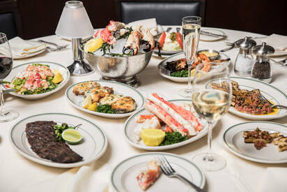 Joes-Seafood-Prime-Steak-Stone-Crab-chicago