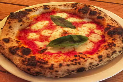 Leo’s Pizzeria delhi - Lowest Flight Fares Leo’s Pizzeria delhi