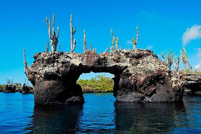 Los-Tuneles-Isabela-Galapagos