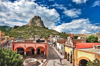 Pena-de-Bernal-Queretaro