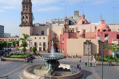 Plaza-Fundadores-Leon-Mexico