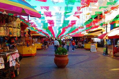 Plaza-Santa-Cecilia-Tijuana