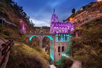 Santuario Las Lajas pasto