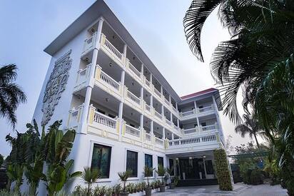 Hotel Royal Retreat Jharsuguda - Lowest Flight Fares Hotel Royal Retreat Jharsuguda