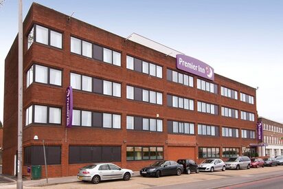 Premier Inn London Hanger Lane hotel Londres