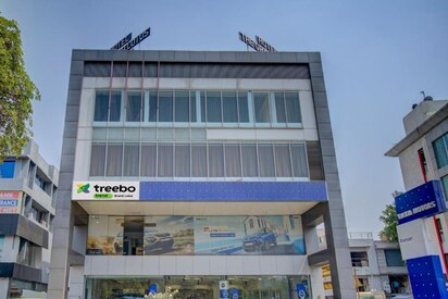Treebo Trend Grand Lotus Hotel Surat - Lowest Flight Fares Treebo Trend Grand Lotus Hotel Surat