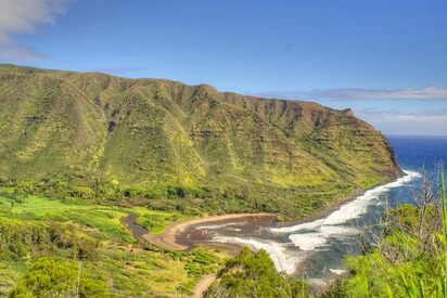 Halawa Valley hawaii