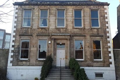 BorntIsland House edinburgh - Lowest Flight Fares BorntIsland House edinburgh