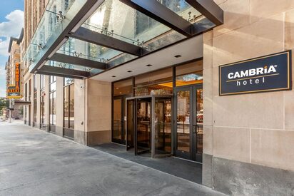 Cambria Hotel Houston Downtown Convention Center