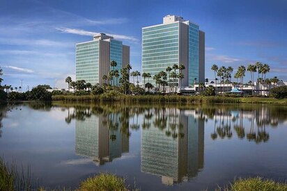 DoubleTree by Hilton Hotel at the Entrance to Universal Orlando