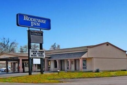 Rodeway Inn & Suites