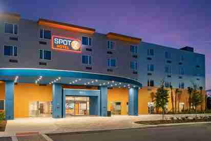 SPOT X Hotel Orlando