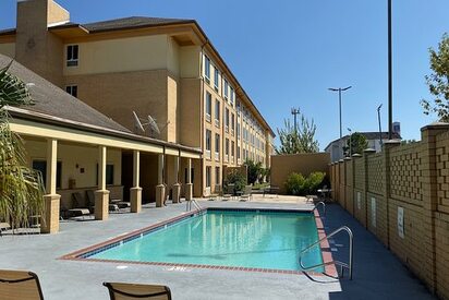 Trident Inn & Suites