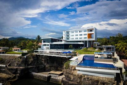Acantilados San Salvador - Lowest Flight Fares Acantilados San Salvador