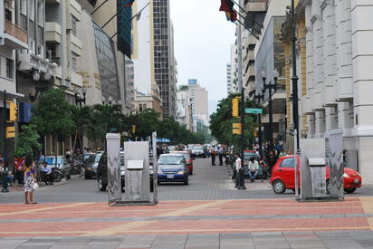 Avenida 9 de Octubre Guayaquil 