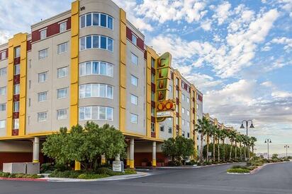 BlueGreen Luxury Resort las vegas - Lowest Flight Fares BlueGreen Luxury Resort las vegas