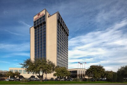 Crowne Plaza Dallas-Market Center an IHG Hotel Dallas - Lowest Flight Fares Crowne Plaza Dallas-Market Center an IHG Hotel Dallas