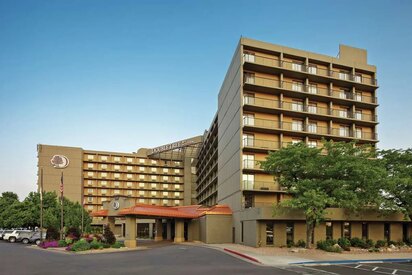 DoubleTree by Hilton Denver Central Park