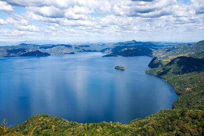 El Lago de Ilopango san salvador