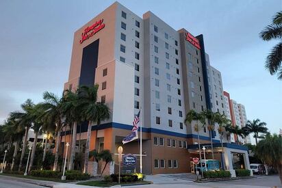 Hampton Inn Suites by Hilton Miami Airport South - Blue Lagoon Miami - Lowest Flight Fares Hampton Inn Suites by Hilton Miami Airport South - Blue Lagoon Miami