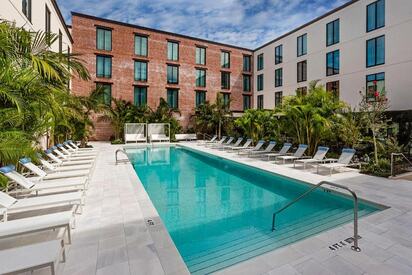Hotel Haya Tampa - Lowest Flight Fares Hotel Haya Tampa
