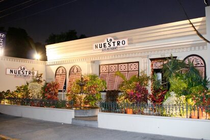 Lo Nuestro Cafe - Restaurant