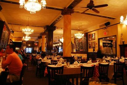 Tonys-Di-Napoli--Midtown-Ciudad-de-Nueva-York - Lowest Flight Fares Tony's Di Napoli - Midtown