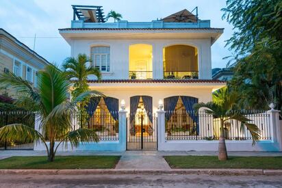 El-Candil-Boutique-Hotel-Dine-in-in-Havana - Lowest Flight Fares El Candil Boutique Hotel