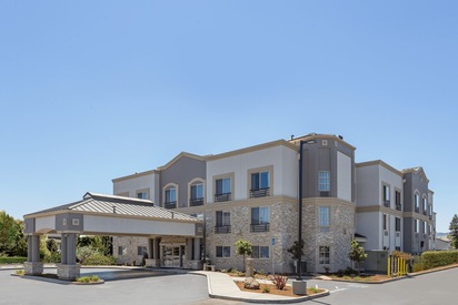 Holiday-Inn-Express-Suites-San-Jose-Morgan-Hill-an-IHG-Hotel-San-Martin - Lowest Flight Fares Holiday Inn Express & Suites San Jose-Morgan Hill, an IHG Hotel