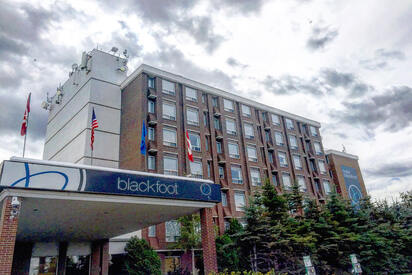 Hotel Blackfoot Calgary - Lowest Flight Fares Hotel Blackfoot Calgary