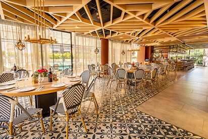 Piazza by Storia Damore - Lowest Flight Fares Piazza by Storia Damore