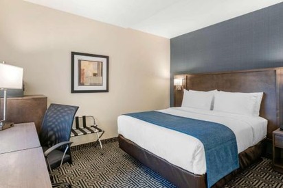 Quality-Inn-Centre-Ville-Montevideo - Lowest Flight Fares Quality Inn Centre-Ville