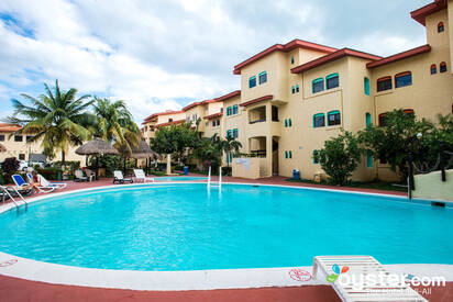 Selina Cancun Laguna Hotel