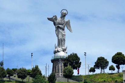 Visit the Virgin of El Panecillo