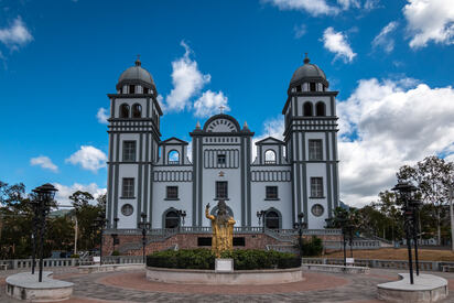 Basílica de Nuestra Señora De Suyapa