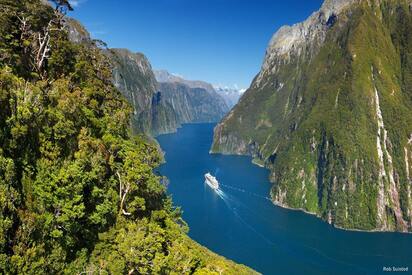 Fiordland National Park new zealand 