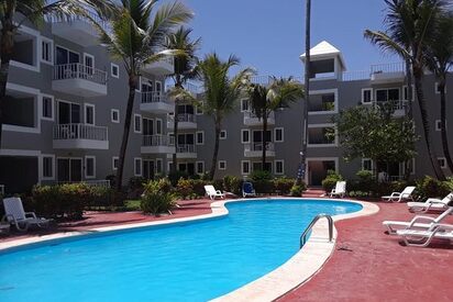 Hotel Tropicana Suites Deluxe Beach Club & Pool