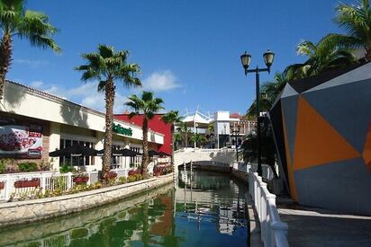 La Isla Shopping Village