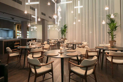 Mana restaurant Manchester - Lowest Flight Fares Mana restaurant Manchester