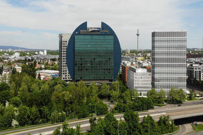Radisson Blu Hotel Frankfurt - Lowest Flight Fares Radisson Blu Hotel Frankfurt