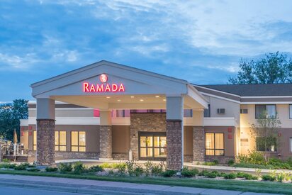 Ramada by Wyndham Minneapolis Golden Valley - Lowest Flight Fares Ramada by Wyndham Minneapolis Golden Valley